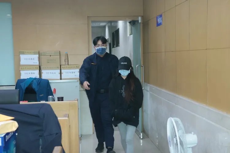 花花獲無保請回。莊宗達攝