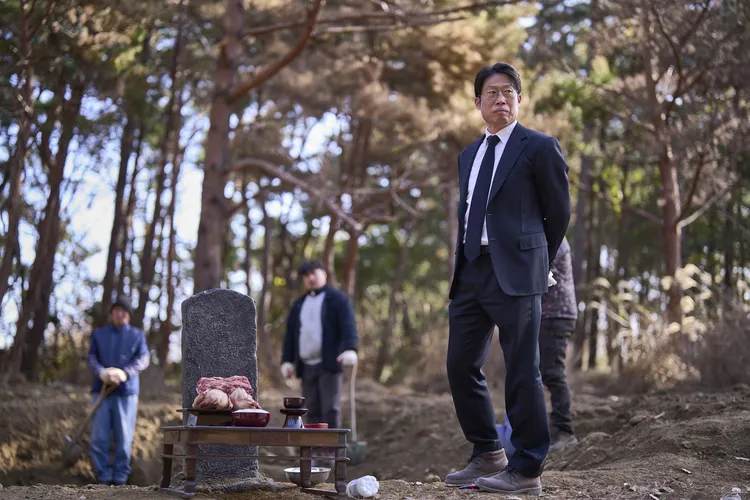 柳海真敬佩崔岷植很照顧工作人員。車庫娛樂提供