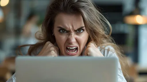 變態老母!亂倫性侵12、14歲兩兒子 逼15歲女兒拍色情片