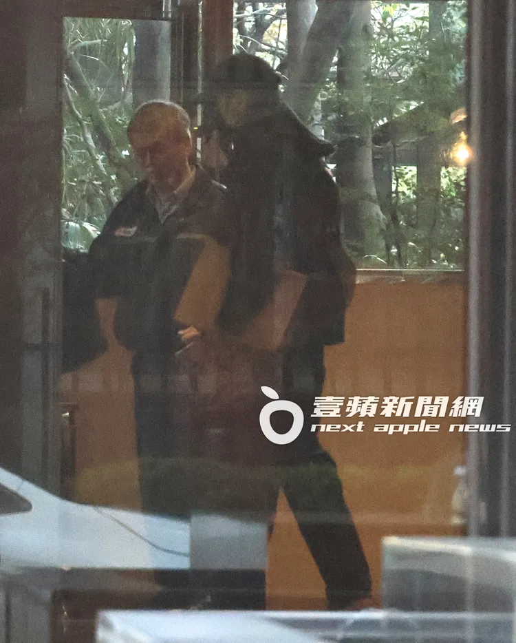 趙又廷一家三口來探望爸媽。特勤中心攝