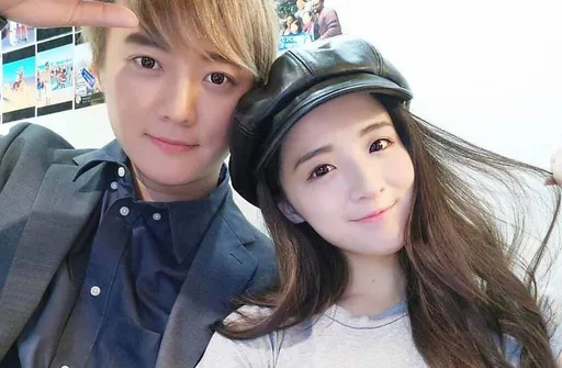 F.I.R阿沁家中藏大麻！網紅愛妻持有？　刑事局搜索查來源