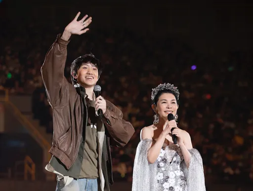 有片|張清芳高雄開唱嚇到哭出來 最重要的男人吻額頭!腿軟喜極而泣