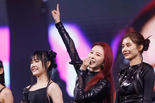 前CLC成員Elkie勇奪第一名 淚灑《炸裂吧!女孩》舞台