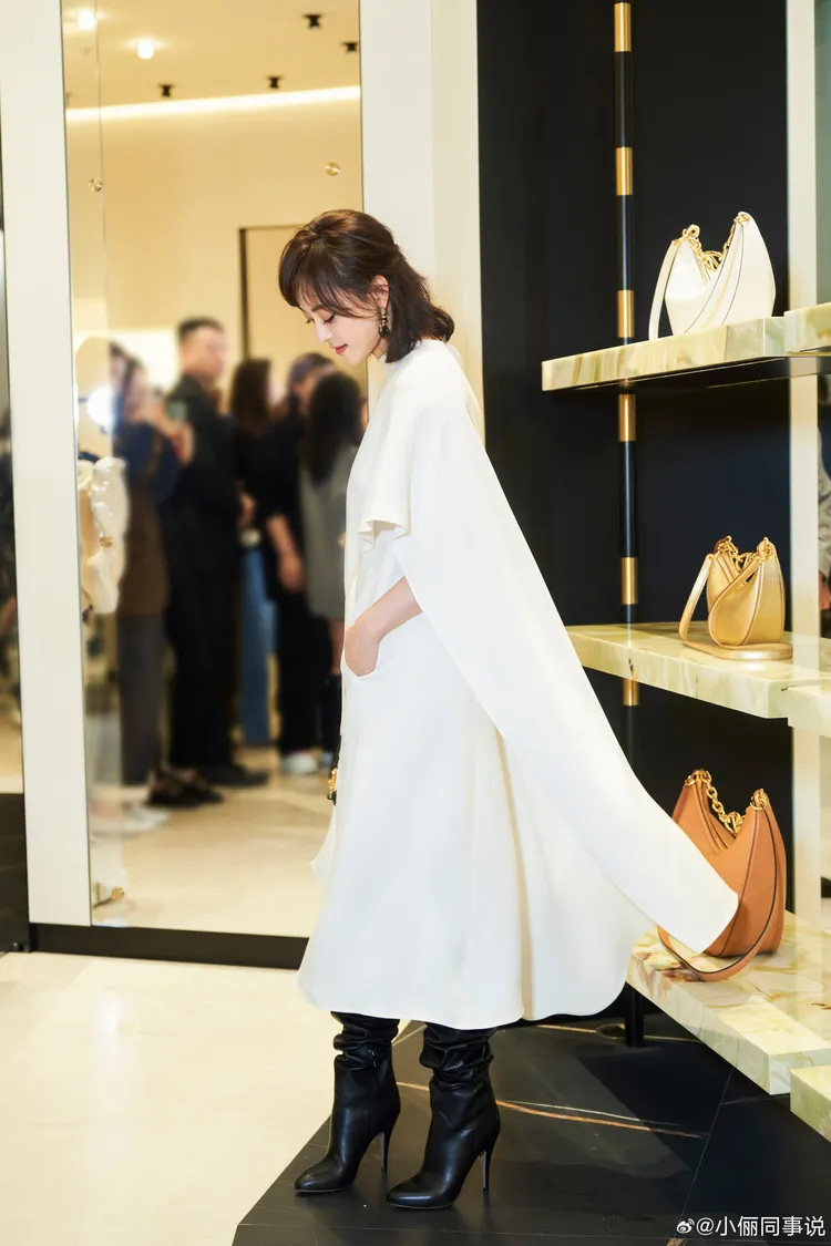 孫儷出席開幕活動時造型帥氣。翻攝小儷同事說微博