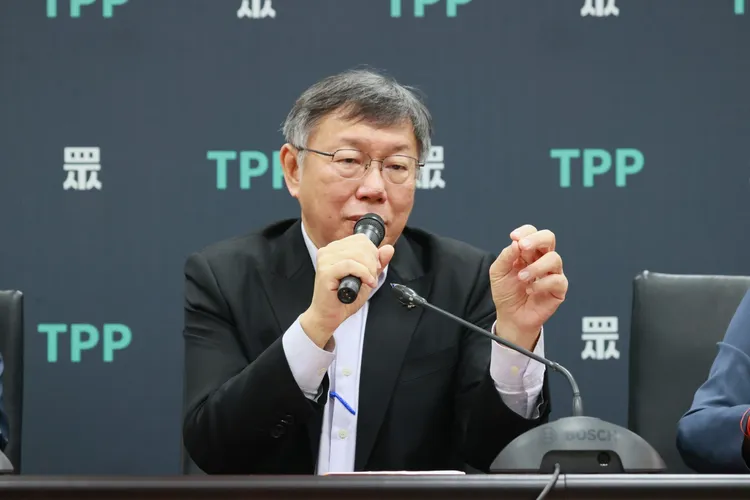 柯文哲今回嗆蔣市府誤導視聽，並質疑蔣萬安是笨還是幕僚太懶。民眾黨提供