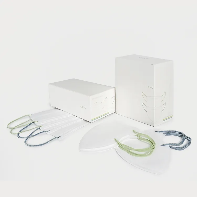 Simply White口罩每年根據流行色作為耳帶變化的靈感來源。中衛提供