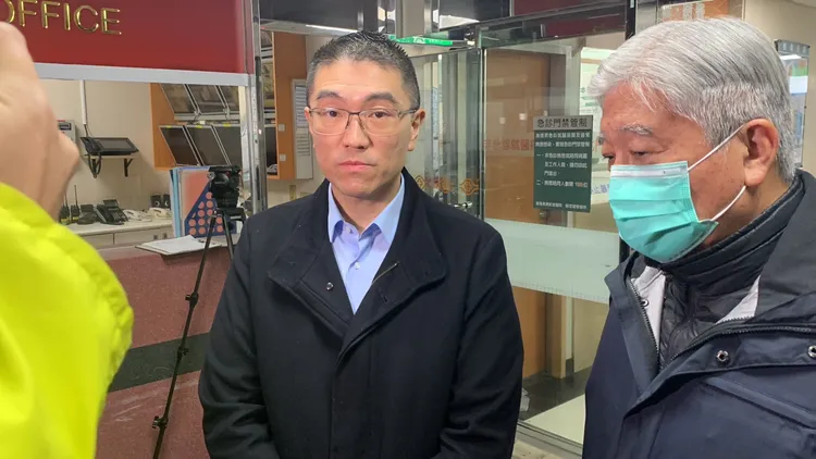 市長謝國樑凌晨前往長庚醫院。葉先鵬攝