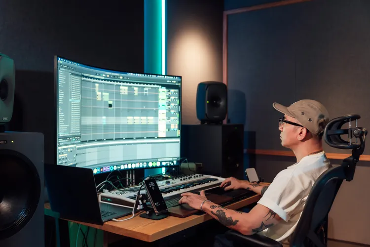 具俊曄在台打造百萬錄音室。寬宏藝術提供