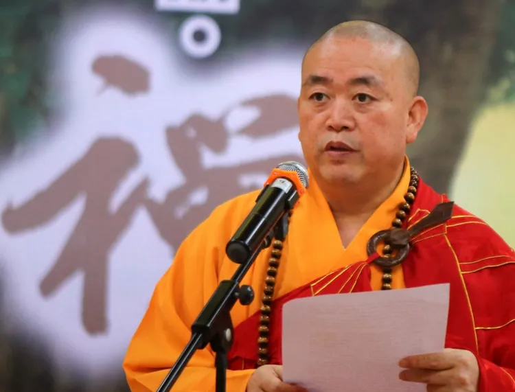 嵩山少林寺方丈釋永信私生活爭議頻傳，方丈地位仍然不動如山。翻攝微博/少林寺方丈釋永信
