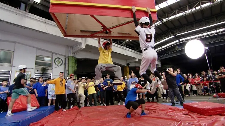 阿賢對抗素人，不被胡瓜看好。