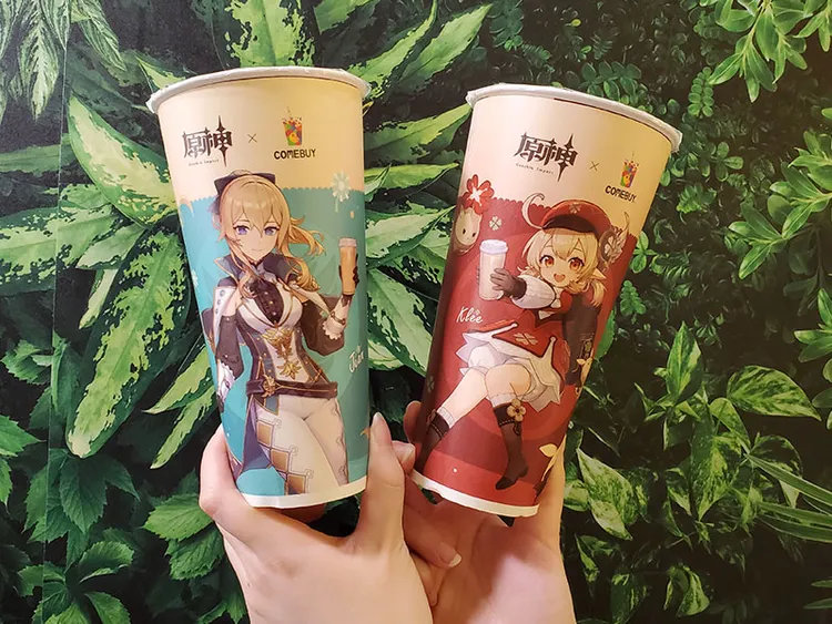 COMEBUY超狂啟動聯名原神，兩款專屬角色飲料杯。業者提供