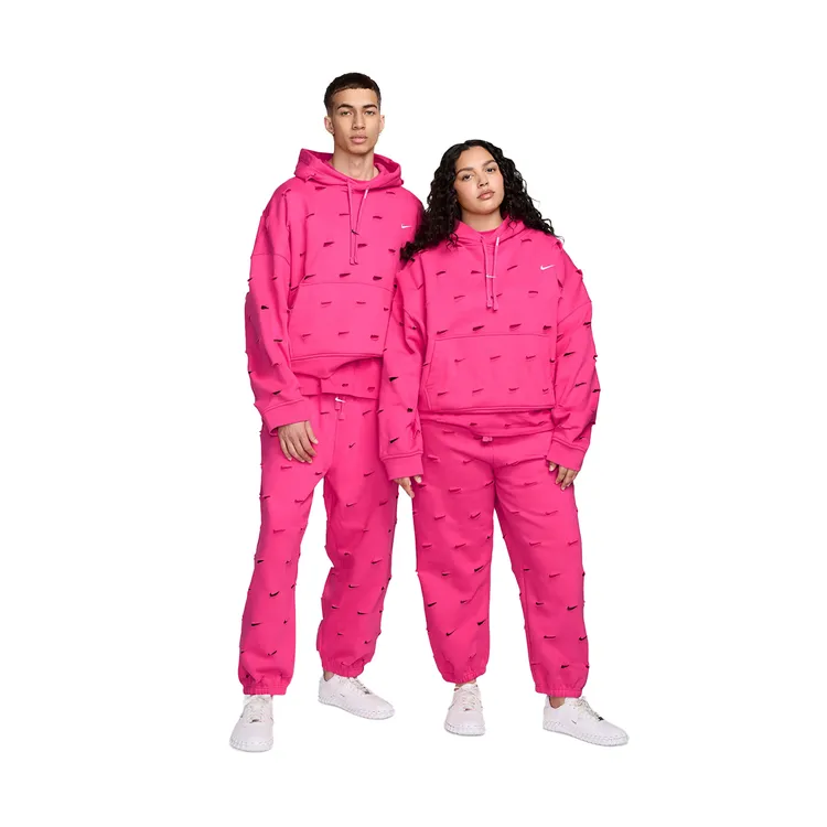 Swoosh帽T，各5780元。品牌提供