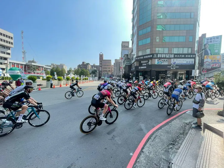 自由車環台賽。桃園警分局提供