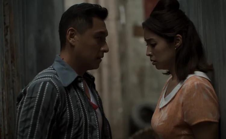 莫允雯（右）愛上同樣來自台灣的鄭人碩。Hami Video提供