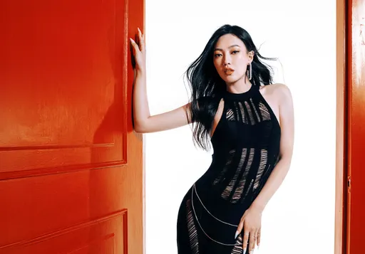 金曲歌后A-Lin挖掘出的正妹歌手 前凸後翹誘人火辣身材不藏了