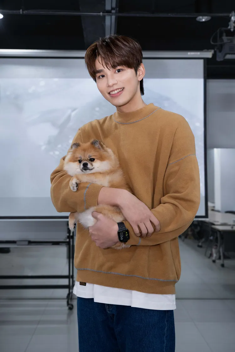 王品澔覺得小狗「寶妹」又乖又可愛非常沉穩。伊林提供