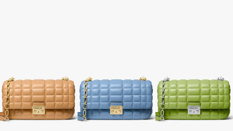 MICHAEL KORS Tribeca大型鍊帶包，各1萬9000元。品牌提供