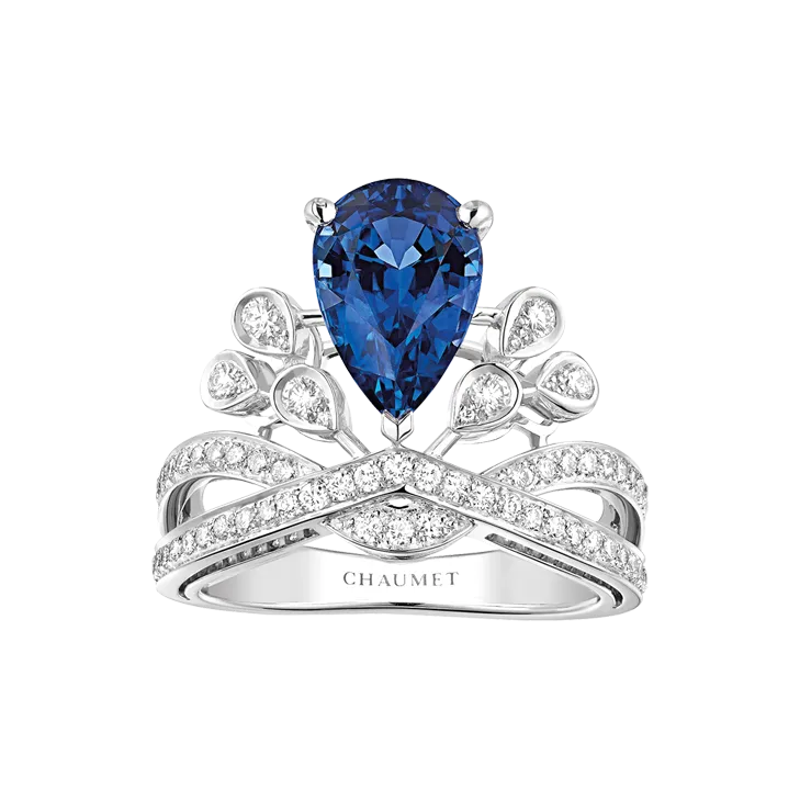 Joséphine Aigrette Impériale戒指，鉑金、2.37克拉梨形藍寶石、鑽石。品牌提供