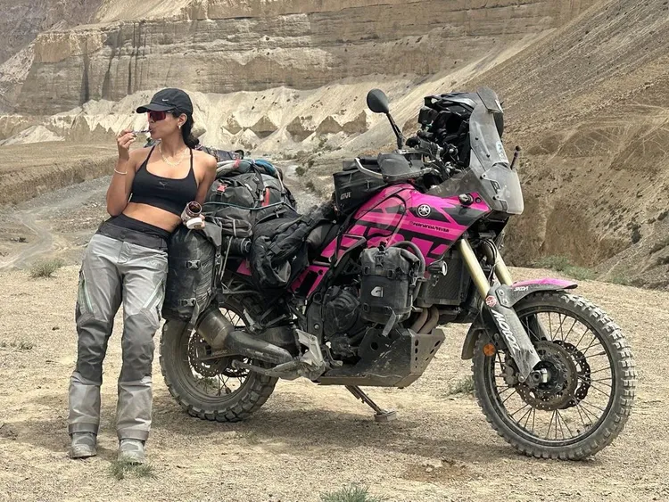 西班牙重機網美Fernanda擁有姣好身材。翻攝自Fernanda IG