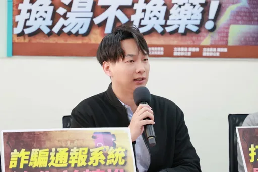 柯文哲稱被台智光綁架遭批「怎不送檢調?」 白營反擊:使壞裝笨