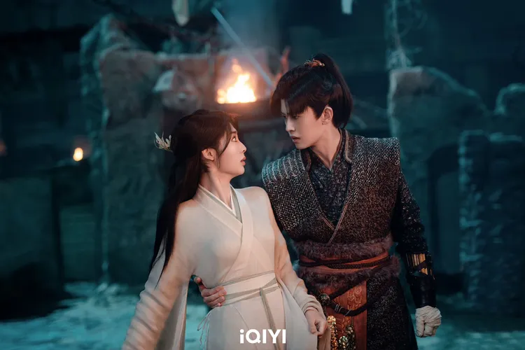 任嘉倫（右）和邢菲。