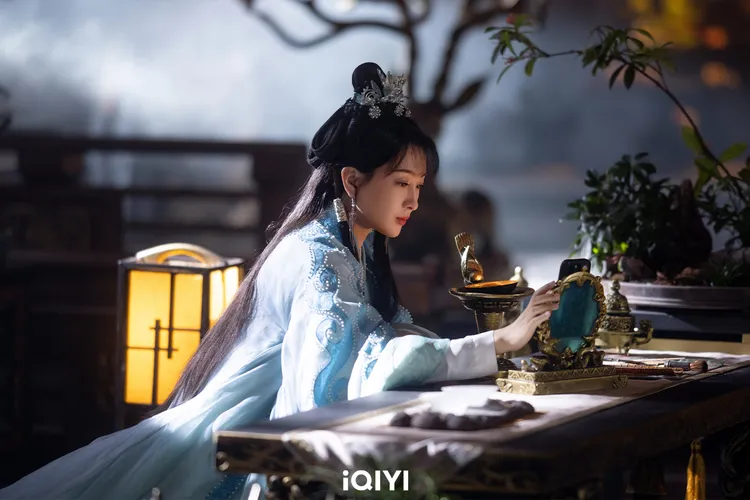 馬蘇飾演心月狐，劇中是任嘉倫的母親。