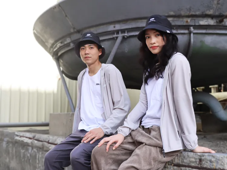 「Start Your Miles- SYM環島活動」今年限定SYM官方LINE報名，報名後將收到報名禮包，包含圖中原廠外套。業者提供