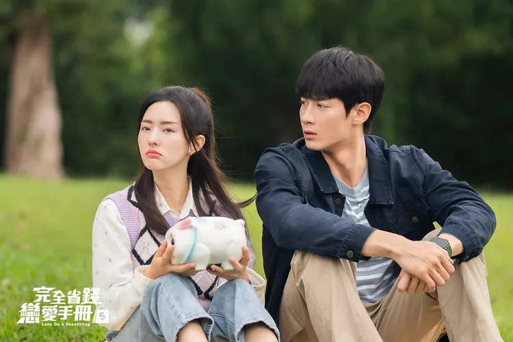 黃柏峰（右）、陳語安為了存錢做了許多努力。TVBS提供