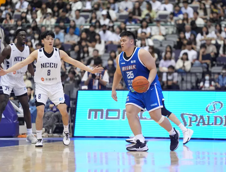 史魯齊(右)。大專體總