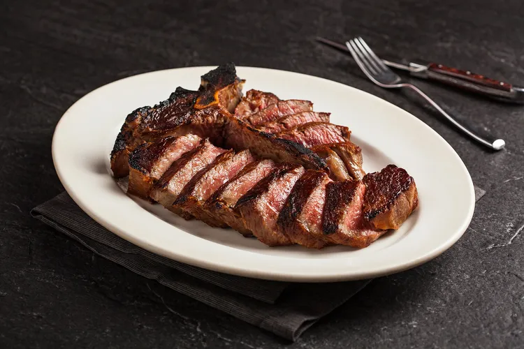 老饕們最喜愛的55天乾式熟成牛排。業者提供