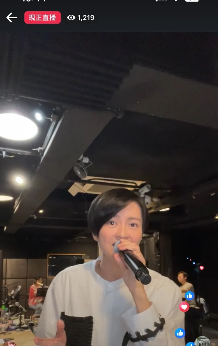 梁詠琪開直播湧進千名粉絲搶聽。小金鹿娛樂提供