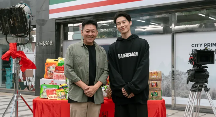 庹宗華（左）、宋偉恩飾演父子。大愛提供