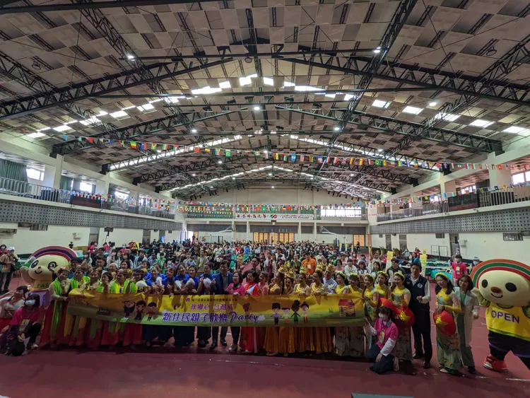 統一企業慈善基金會3日辦新住民親子歡樂Party。翻攝畫面