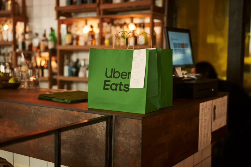 Uber Eats專注於提出靈活商務方案,支持在地商家拓展外送商機,報告指出近4成受訪消費者表示經常從小型或家庭經營的餐廳商家點購外送。Uber Eats提供