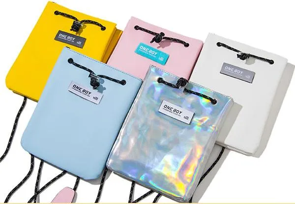 ONE BOY 21S/S多用途斜背包，輕巧攜帶方便，讓時尚潮流度提升的造型配件！