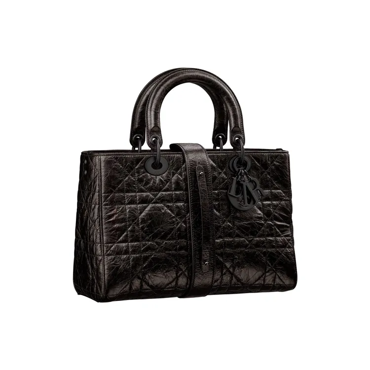 Lady D-Sire黑色籐格裂紋小牛皮中型提包，20萬5000元。品牌提供