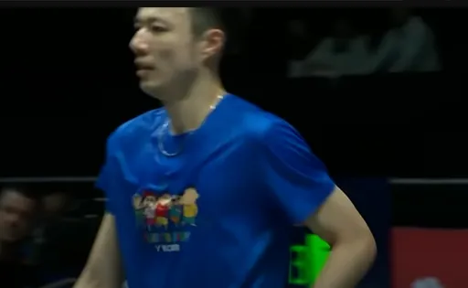 扯！王子維行李寄丟　只能穿「蠟筆小新」短T打全英公開賽