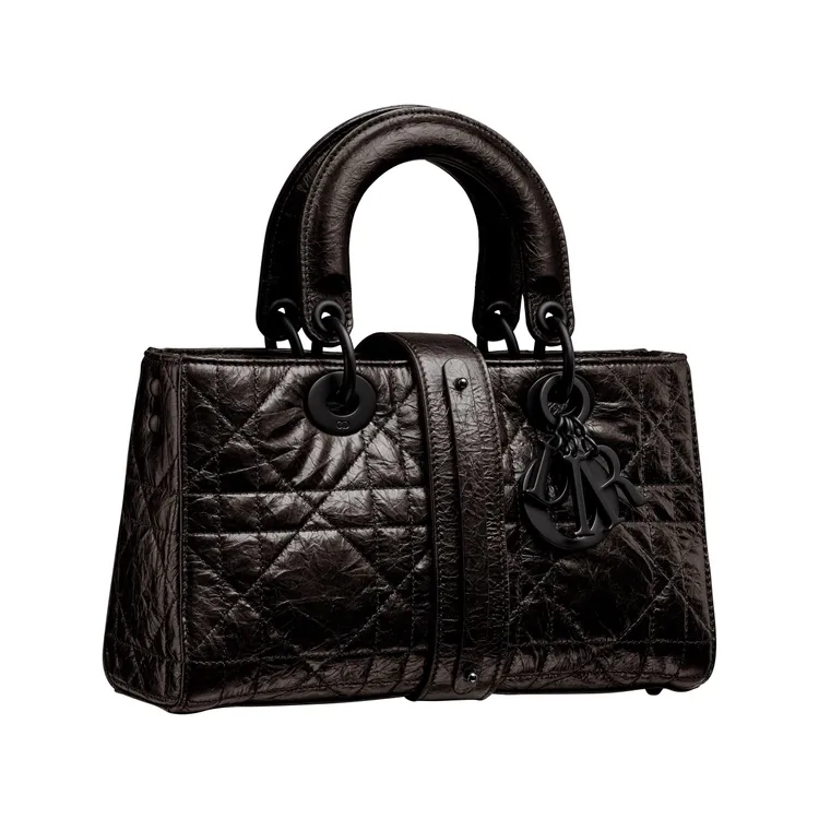 Lady D-Sire黑色籐格裂紋小牛皮小型提包，18萬5000元。品牌提供