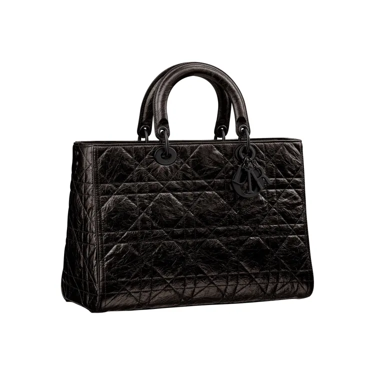 Lady D-Sire黑色籐格裂紋小牛皮大型提包，21萬5000元。品牌提供