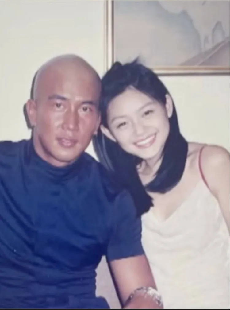 大S（右）和具俊曄23年前談戀愛的稚嫩模樣。翻攝微博