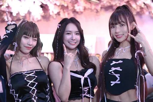 畫面太香!林襄合體張雅涵魅力四射 驚喜合作人氣男團U:NUS