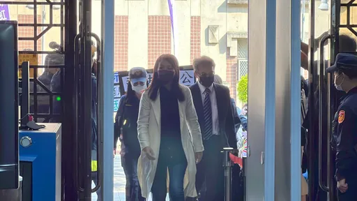 高虹安出庭！被問下令「潑咖啡滅證」　反應曝光