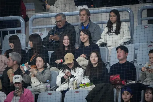 大谷翔平愛妻「撞臉婆婆」　兩人首次同框！手上這顆婚戒也太閃