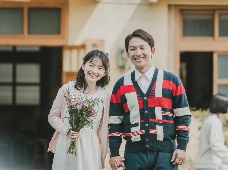 蔡昌憲（右）和喬湲媛二搭CP，兩世情緣終於修成正果。公視台語台提供