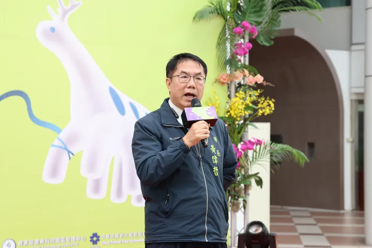 黃偉哲報告雙蘭展亮眼成果，預告明年再次迎來雙展漂亮登場。市府提供