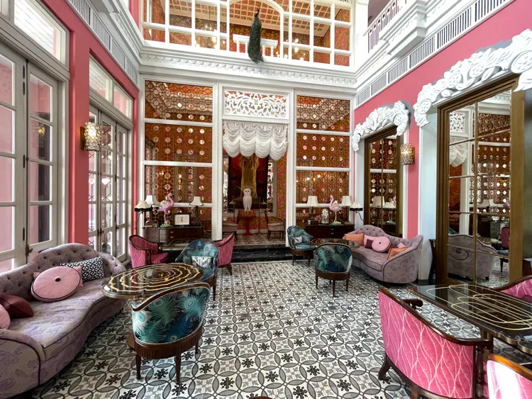 「JW萬豪度假酒店」，以奇幻的歐式學院風為設計主題。娜拉攝