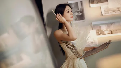 趙麗穎《與鳳行》今開播 套絕美「鳳凰」禮服下凡替新劇宣傳