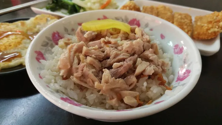 位於一中商圈附近的頂吉火雞肉飯是台中人氣小吃。翻攝頂吉臉書粉專