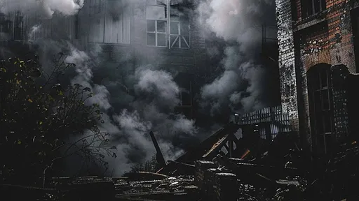入職19天只到班3天　Fire！54歲臨時工被炒勤勞夜奔工廠縱火燒光