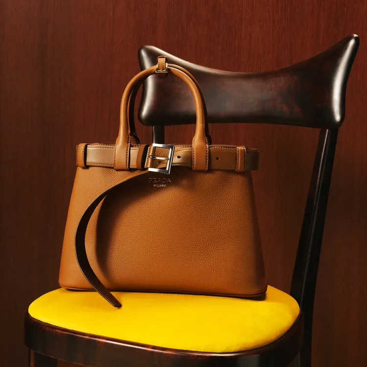 PRADA Buckle包，13萬5000元至19萬5000元。品牌提供